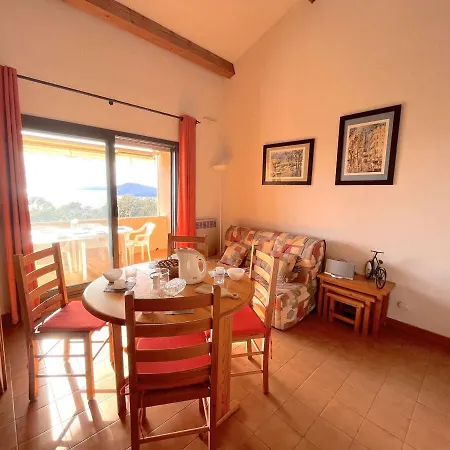 T3 Avec Mezzanine Et Parking Au Rayol-canadel - Fr-1-226b-176 Appartement *